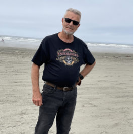 スカルおもしろい卒業式ナックルヘッドアカデミー Tシャツ