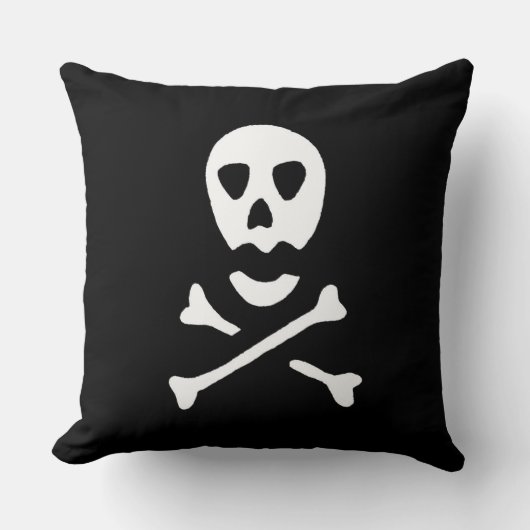 スカルとクロスボーン1 クッション (正面)