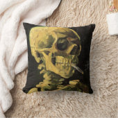 スカルとバーニングシガレットby Vincent van ゴッホ クッション (ブランケット)