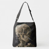 スカルと燃えるシガレットヴァンゴッホゴシックアートワーク クロスボディバッグ (裏面)