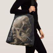 スカルと燃えるシガレットヴァンゴッホゴシックアートワーク クロスボディバッグ (クローズアップ)
