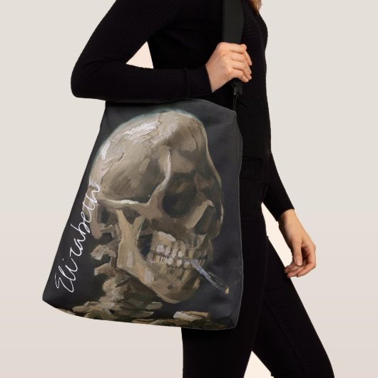 スカルと燃えるシガレットヴァンゴッホゴシックアートワーク クロスボディバッグ (クローズアップ)