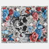 スカルと蝶レースの背景 フリースブランケット (正面(横))