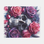 スカルに囲まれた鮮やかバラ フリースブランケット (正面(横))