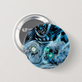 スカルのパネルが付いている黒い手 缶バッジ (正面&裏面)