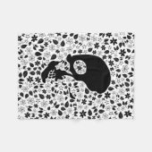 スカルの花(カスタマイズ可能な背景色) フリースブランケット (正面(横))