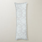 スカルフレイムダマスククラシックホワイトの上に ボディピロー (裏面 (縦))