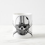 スカル及び十字の骨のフットボール選手 コーヒーマグカップ (中央)