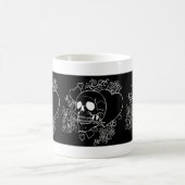 スカル愛-スカル、バラおよびAlリオによるハート コーヒーマグカップ (中央)