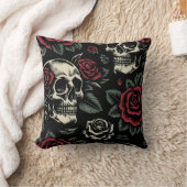 スカル&レッドローズゴシックフローラ クッション (ブランケット)