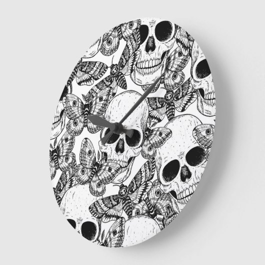 スカル、蝶:手書きのヴィンテージパターン ラージ壁時計 (傾斜)