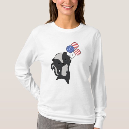 スカンクおもしろいキャット7月4日アメリカ国旗 Tシャツ (正面)
