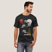 スカンクサンタソリ飛行おかしいマジカルクリスマス Tシャツ (正面フル)