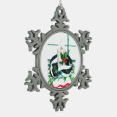 スカンク包まれたホリー付きクリスマスキャンドル スノーフレークピューターオーナメント (左)