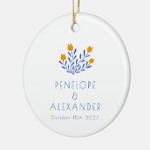 スカンジィフォーク花ブルーイエローカスタムウェディング セラミックオーナメント (左)