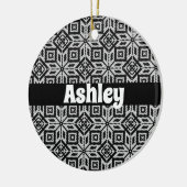 スカンジナビアのセルブローズクリスマスパターン セラミックオーナメント (左)