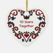 スカンジナビアのハート記念日一緒の10年の セラミックオーナメント (正面)