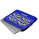 スカンジナビアデザイン，スウェーデンホース，パーソナライズ， ラップトップスリーブ (正面下部)