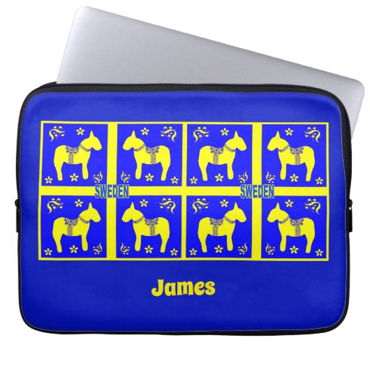 スカンジナビアデザイン，スウェーデンホース，パーソナライズ， ラップトップスリーブ (正面)