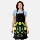 スカンジナビアフォークアートプリント | Nordic Decor Mug Th エプロン (着用した状態)