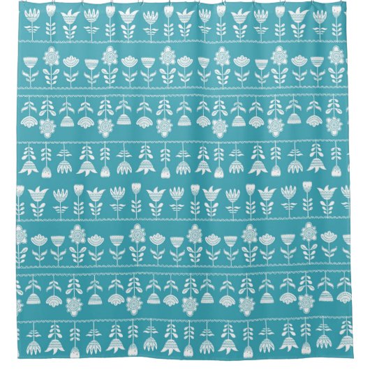 スカンジナビアンブルーの白い花 シャワーカーテン (正面)