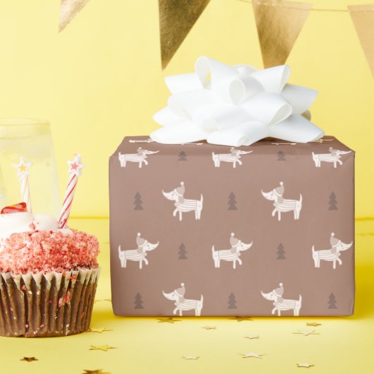 スカンジナビア風の犬とクリスマスツリーのラッピングペーパーロール   ラッピングペーパー (誕生日パーティー)