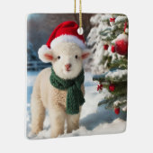 スカーフとサンタハットを身につけたかわいい子羊 セラミックオーナメント (右)