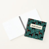 スカーフの冬のパターンの赤と黒のドーバーマン ノートブック (内部)