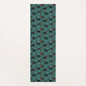 スカーフの冬のパターンの赤と黒のドーバーマン ヨガマット (正面)