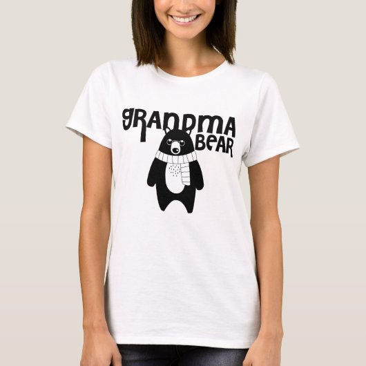 スカーフの祖母くまの祖母のワイシャツを持つおもしろいなくま Tシャツ (正面)