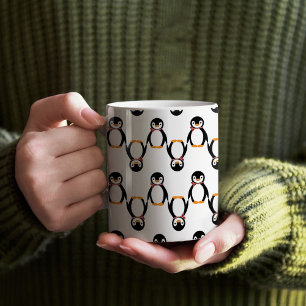 スカーフを巻いたかわいい笑顔のペンギン コーヒーマグカップ