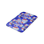 スカーフ付き雪だるま及び帽子と蝶ネクタイ バスマット (アングル)