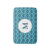 スキャロプカスタムフローラの色モノグラムの バスマット (正面縦)