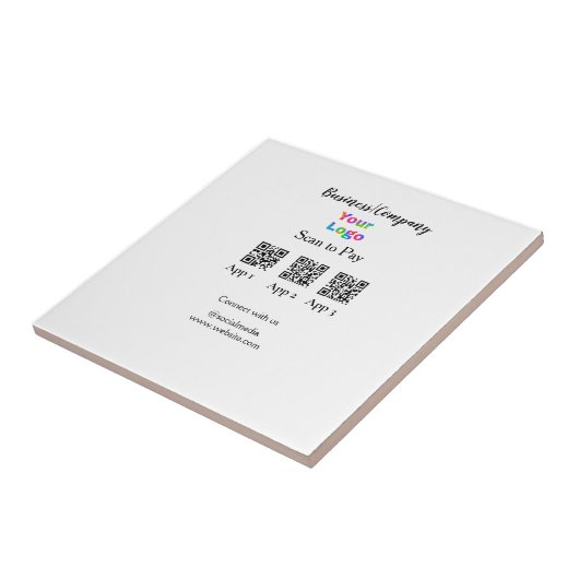 スキャンしてビジネスロゴを支払うQ Rコードソーシャルメディア タイル (側面)