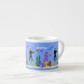 スキューバおもしろいダイバーと魚の海の生き物の漫画 エスプレッソカップ (正面右)