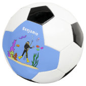 スキューバおもしろいダイバーと魚の海の生き物の漫画 サッカーボール (3/4)