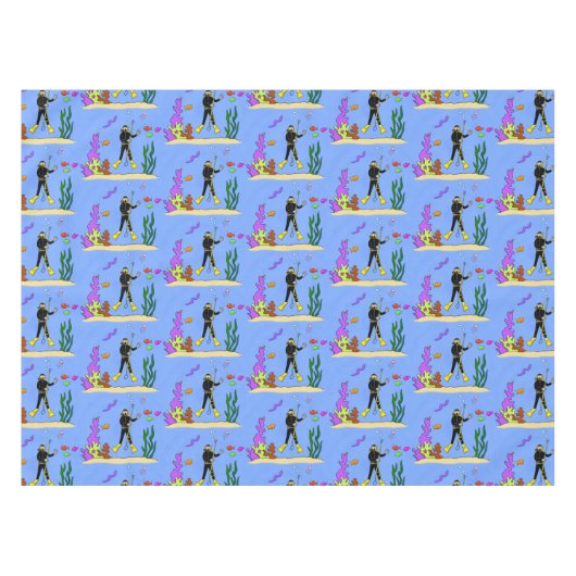 スキューバおもしろいダイバーと魚の海の生き物の漫画 テーブルクロス (正面(横))