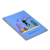 スキューバおもしろいダイバーと魚の海の生き物の漫画 ノートブック (右側)