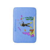 スキューバおもしろいダイバーと魚の海の生き物の漫画 バスマット (正面縦)