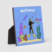 スキューバおもしろいダイバーと魚の海の生き物の漫画 フォトプラーク (正面)