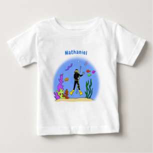 スキューバおもしろいダイバーと魚の海の生き物の漫画 ベビーTシャツ