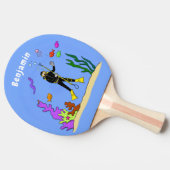スキューバおもしろいダイバーと魚の海の生き物の漫画 卓球ラケット (横)
