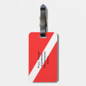 スキューバダイバー。 ダイバーは個人的な荷物のラベルに印を付けます ラゲッジタグ (裏面縦)