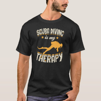 スキューバダイビングは私のセラピーダイバースタースキューバインストゥル Tシャツ