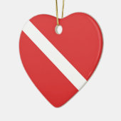 スキューバダイビングロゴ – ダイバーの赤旗 セラミックオーナメント (左)