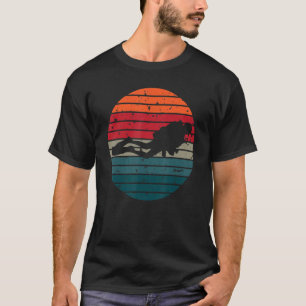 スキューバダイビングヴィンテージレトロ海スキューバダイバー Tシャツ