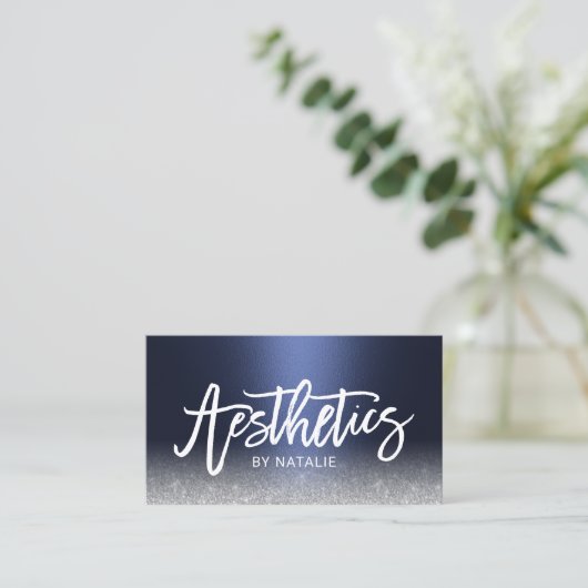 スキンケアエステティシャンモダンネイビーブルー美学 名刺 (スタンド正面)