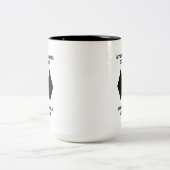 スキーおもしろいで私の人生は丘のブラックダイヤモンドを下っている ツートーンマグカップ (中央)