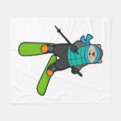 スキーでスキーをする猫 フリースブランケット (正面(横))