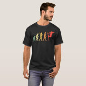 スキーの進化 山 スキー スポーツ スキーヤー Tシャツ (正面フル)